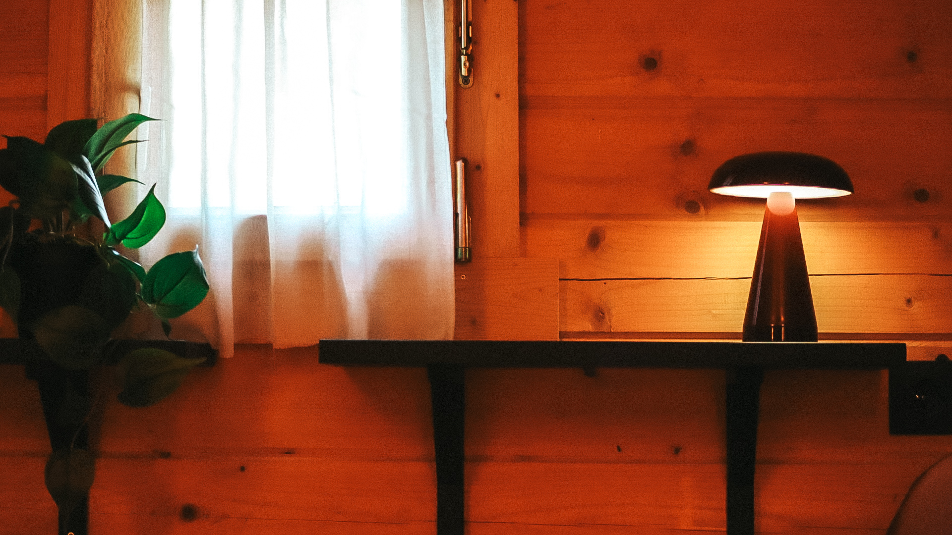 Bedside lamp detail